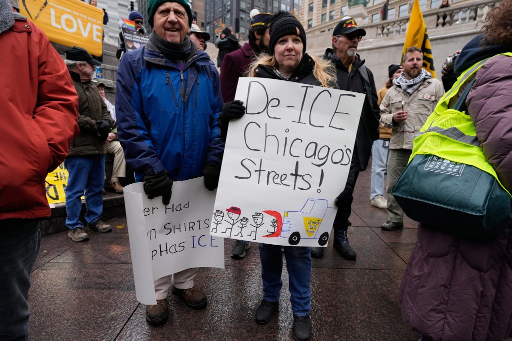 veterans-protest-chicago-01039.jpg