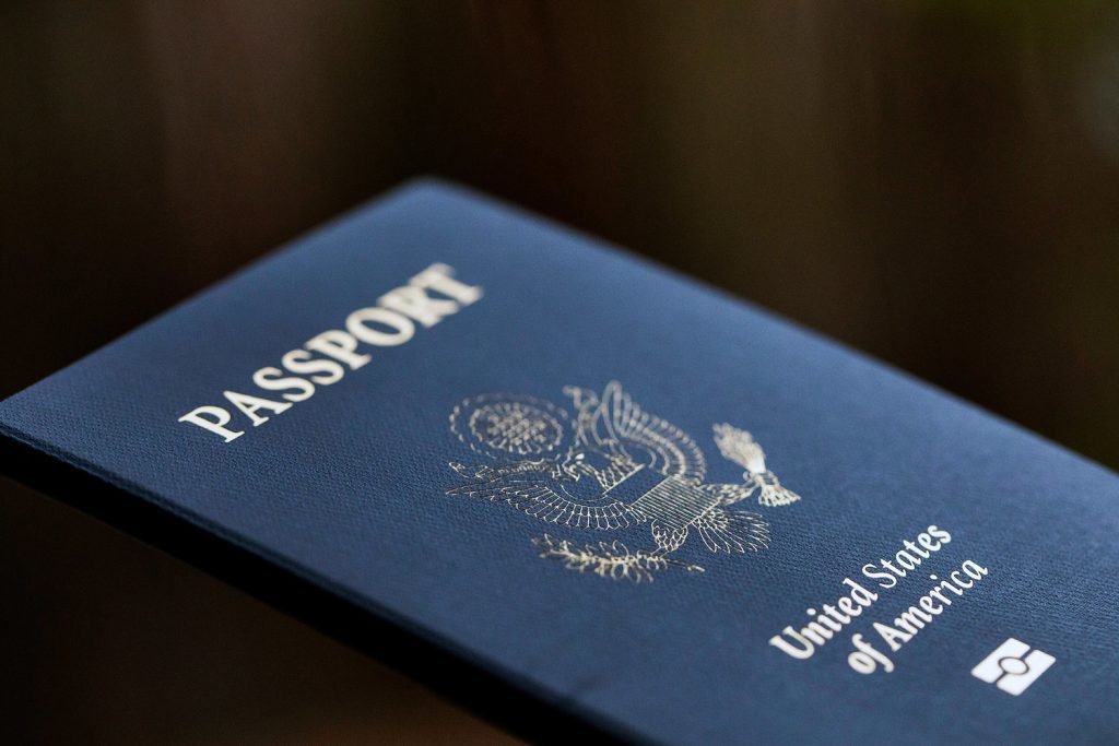 250919-us-passport-se-1220p-3a57b0.jpg
