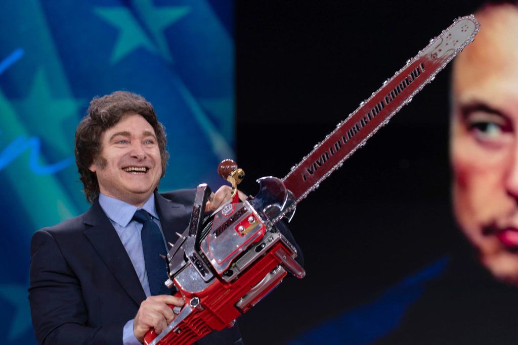 250929-Javier-Milei-chainsaw-se-143p-17f7c9.jpg