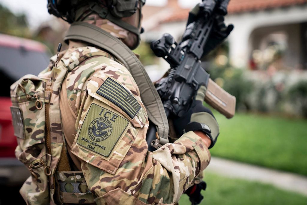 250929-los-angeles-ice-agent-ac-630p-34fd9a.jpg