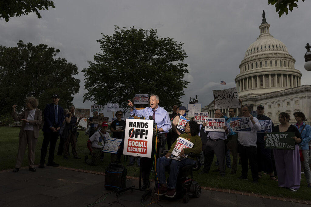 251006-social-security-demonstration-mn-1205-f3edb6.jpg