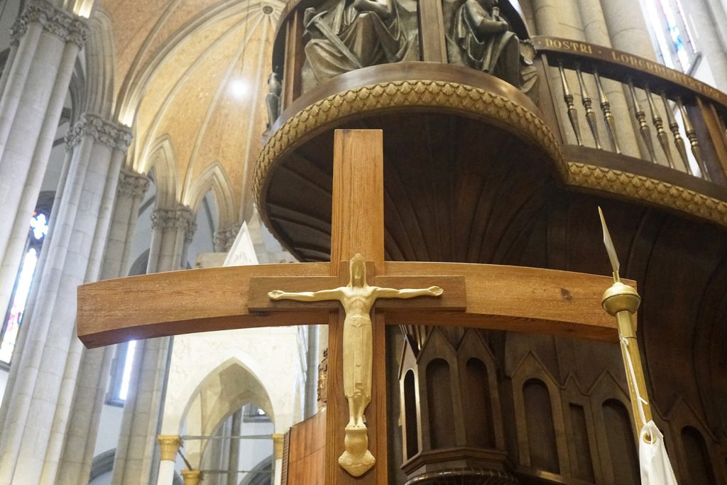 251013-catholic-church-zz-28e33f.jpg