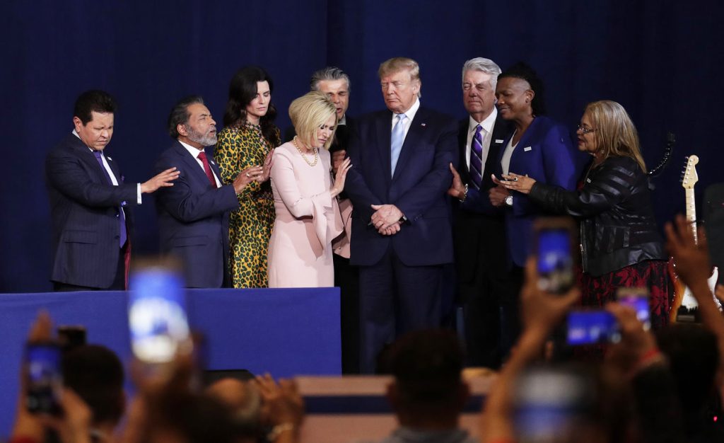 251013-donald-trump-evangelicals-zz-5305f1.jpg