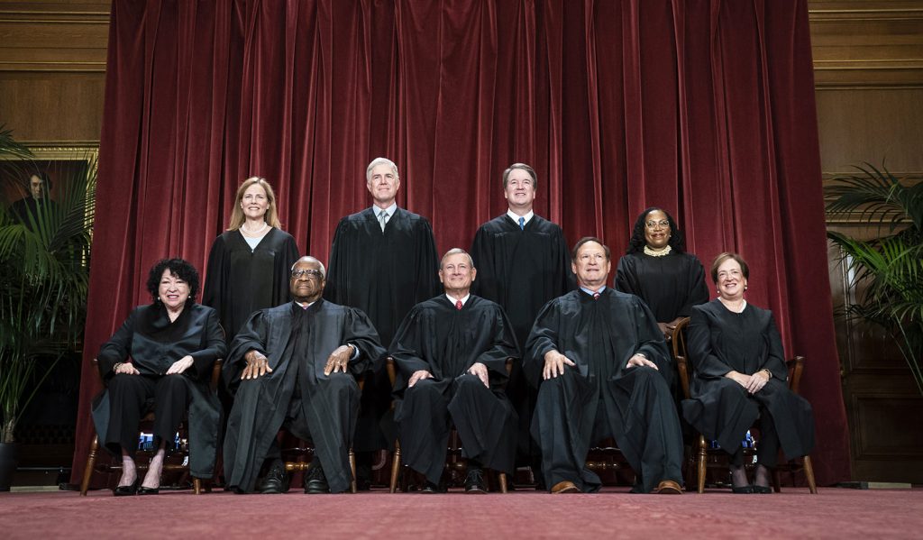 251014-supreme-court-justices-zz-e6469c.jpg
