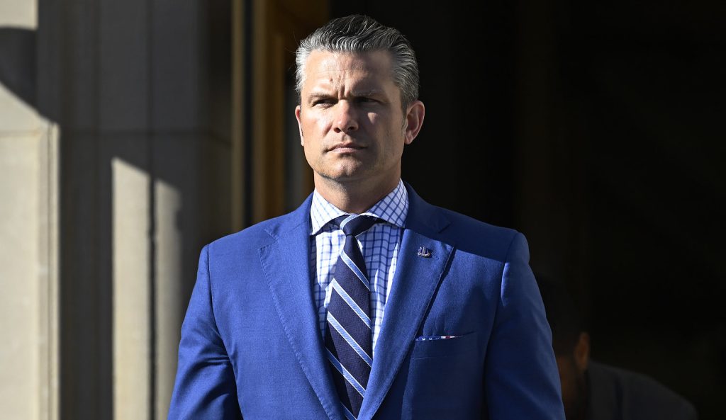 251022-pete-hegseth-zz-23165a.jpg