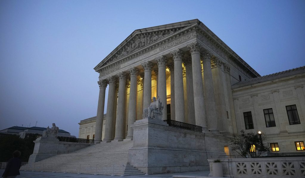 251024-supreme-court-national-guard-zz-517231.jpg