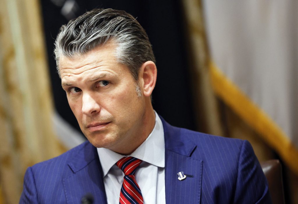 251028-pete-hegseth-zz-037e33.jpg