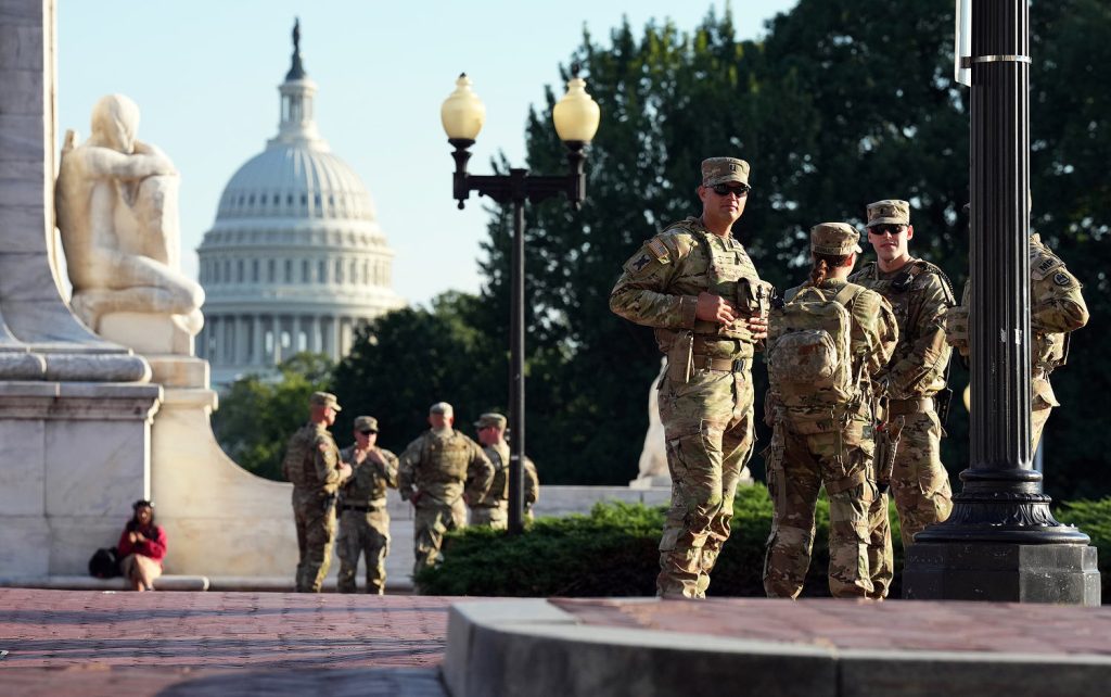 251031-federal-agents-zz-233e5d.jpg