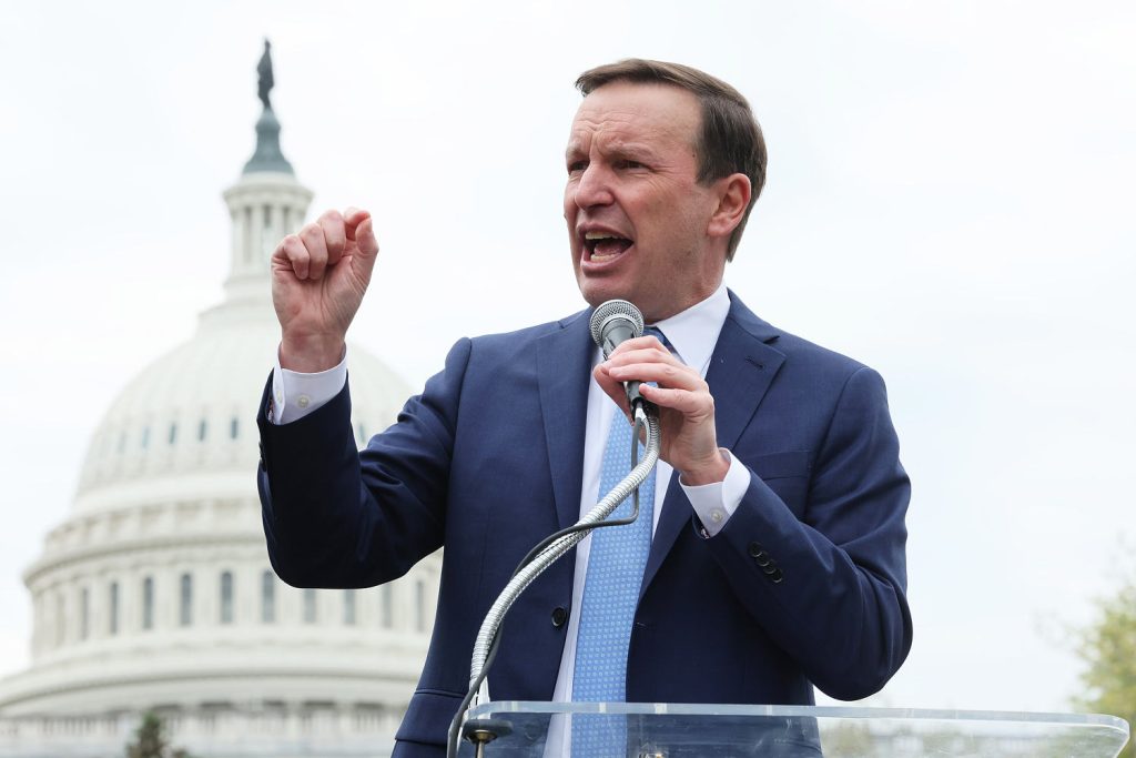251104-chris-murphy-shutdown-deal-es-3fd5d3.jpg