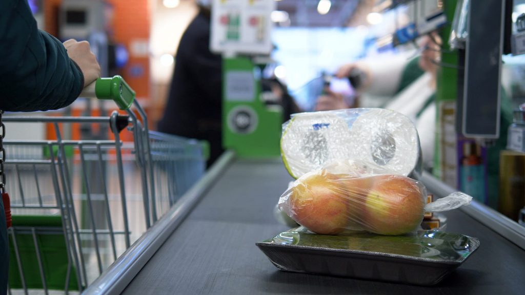 251105-trump-ID-groceries-zz-c7a525.jpg